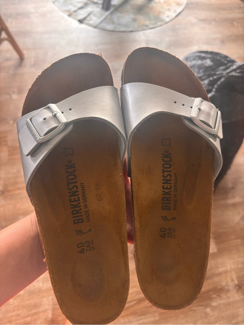 Birkenstock Silver Arizona One Strap Sandals with Buckles - Picture 3 of 3